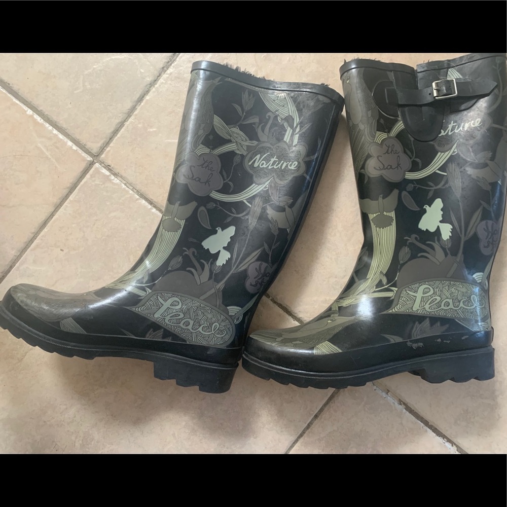 The Salk rain boots with fuzzy warmth